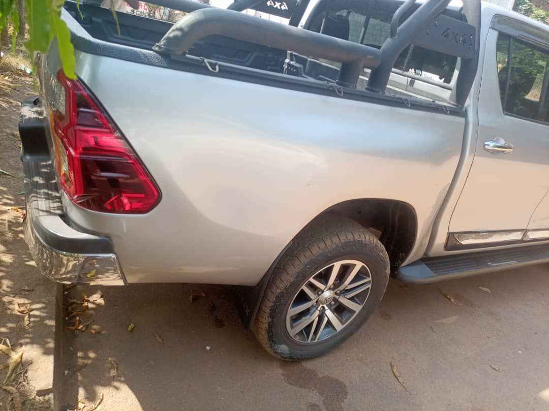 used toyota hilux
