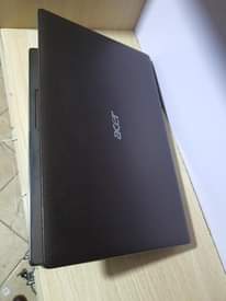 A picture of Acer i5 price 140 000frw tel 078 9362330