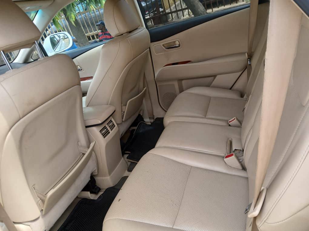 A picture of DISTRESS FOREIGN TOKS IMPORTER NEED MONEY Lexus rx350 2010 basic