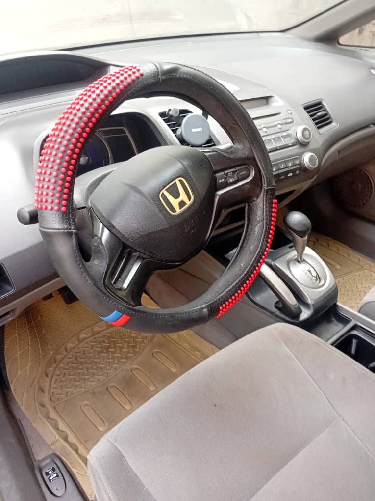 A picture of Honda Civic 2006 4 2m