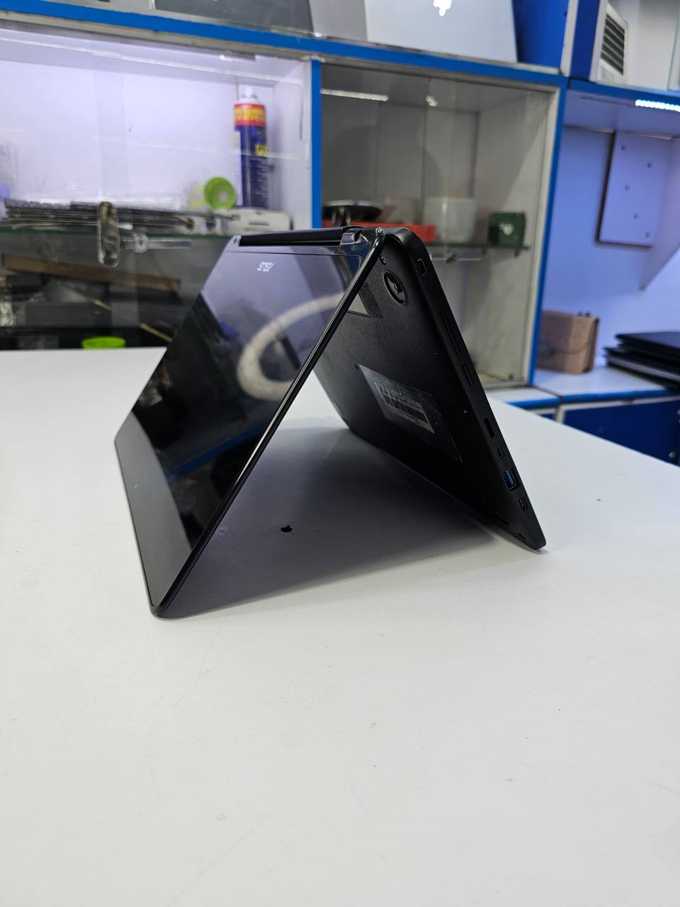 A picture of Asus laptop
