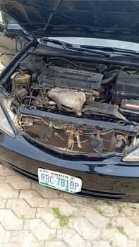 A picture of Belgium Standard 2005 Toyota Camry Untampered engine and gear Chilling