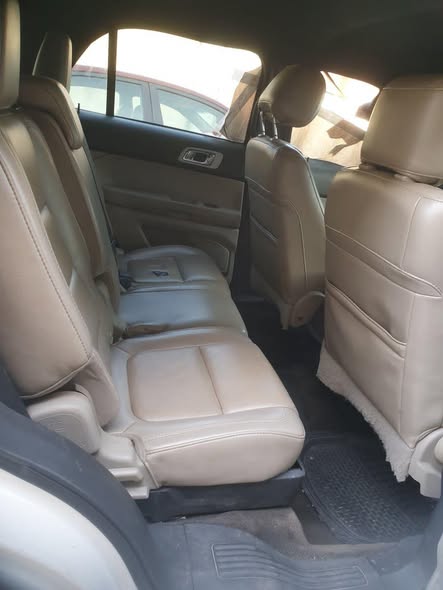 A picture of Ford explorer 2014