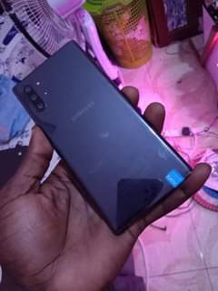 A picture of Samsung note 10