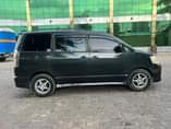 A picture of Toyota Noah