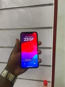 A picture of Iphone 11