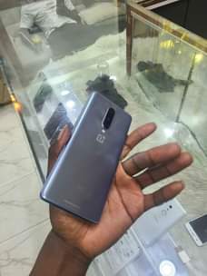 A picture of Oneplus 8 5G UW