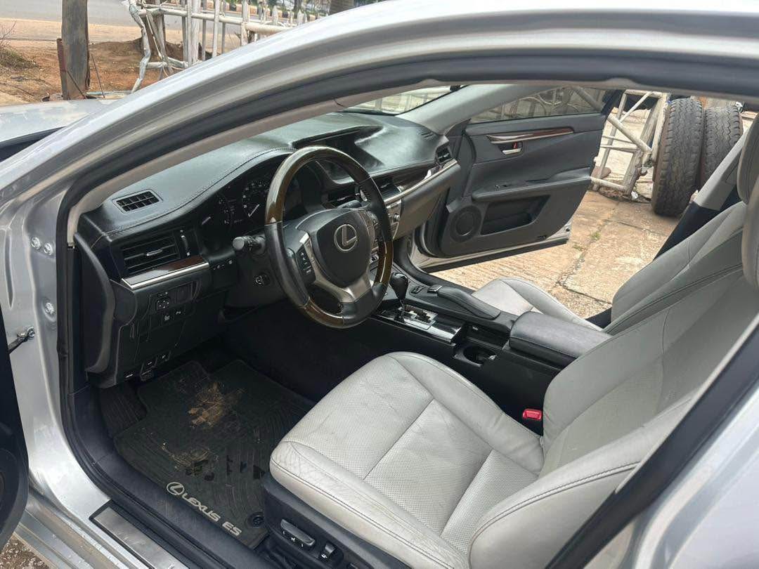 A picture of 2014 Lexus Es 350