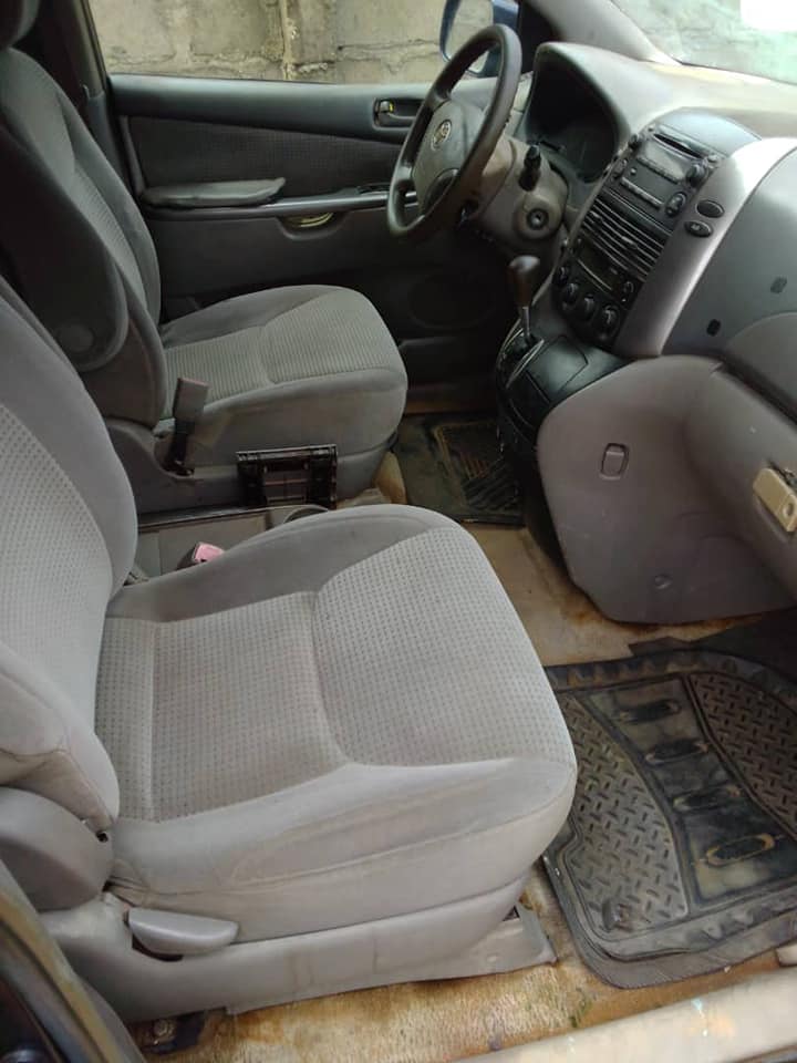 A picture of  Neatly Nigerian used Toyota Sienna 2005 model