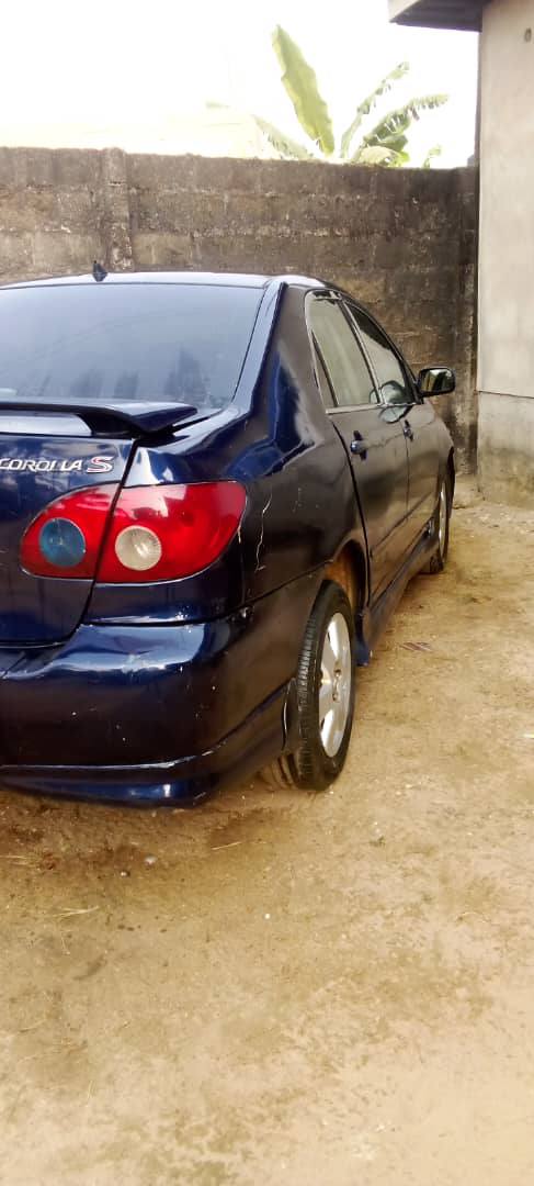 A picture of Toyota Corolla 2005 2006