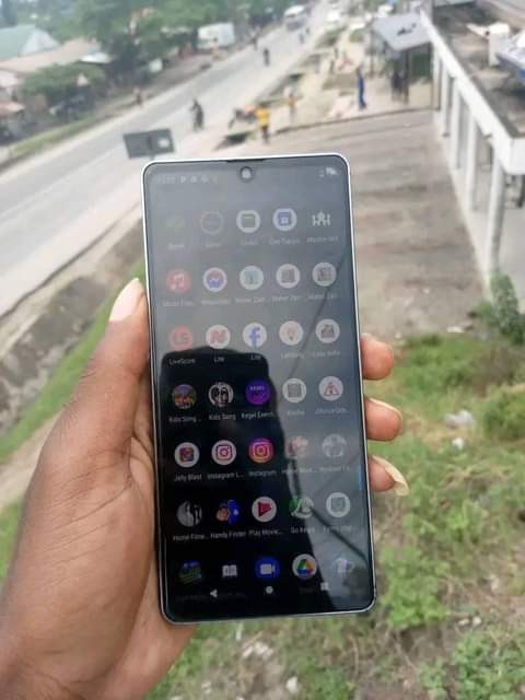 A picture of Aquos zero 6