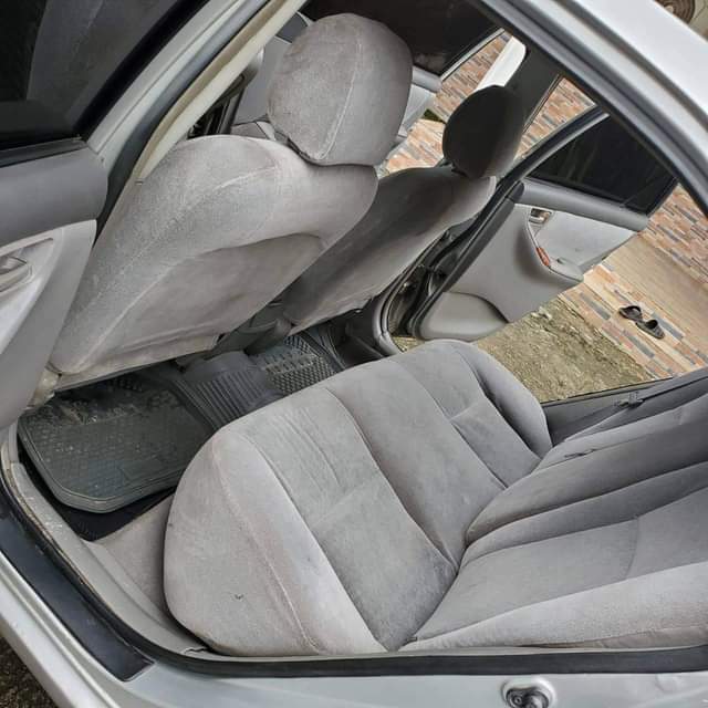 A picture of 2004 Belgium standard Toyota Corolla untampered engine and gear buy