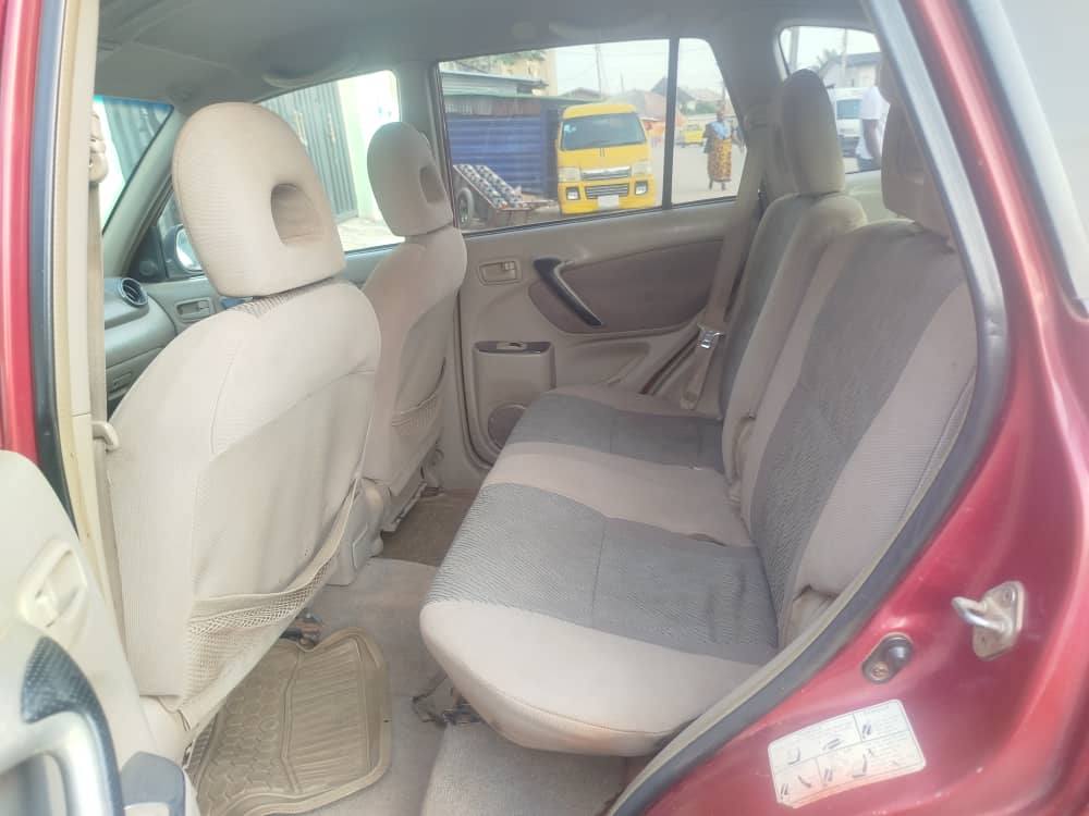 A picture of Toyota RAV4 03