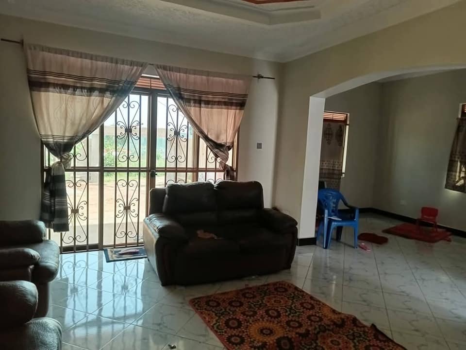 A picture of Beautiful home on quick sale Location Namugongo Nakagere Has 3bedrooms