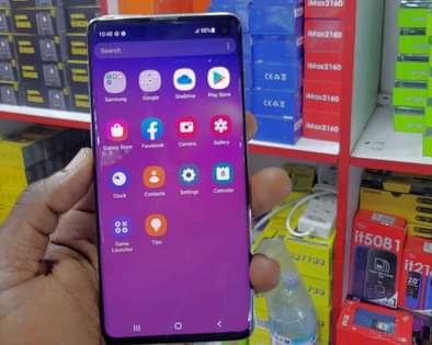 A picture of SAMSUNG GALAXY S10