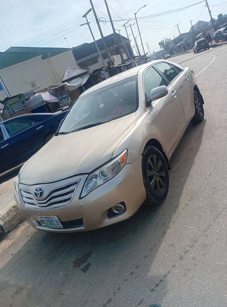 A picture of 2008 model Toyota Camry XLE first body