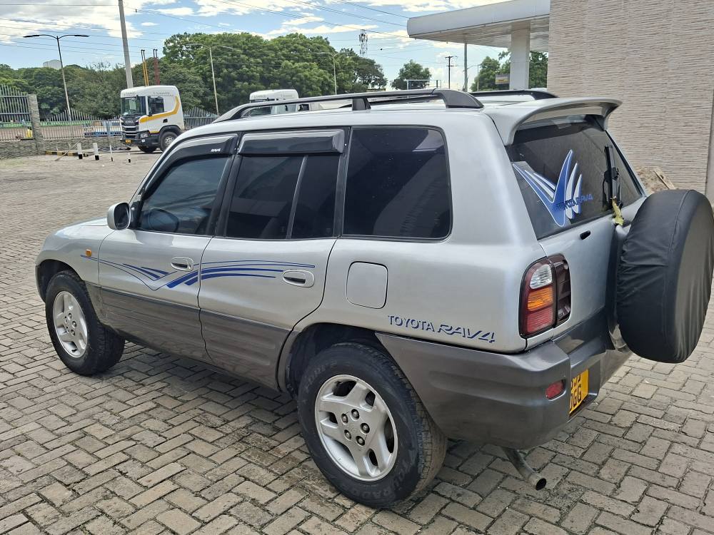 A picture of TOYOTA RAV4