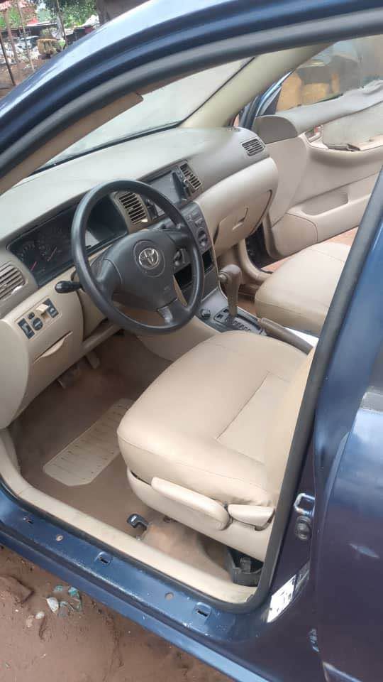 A picture of Dealer Market Buy and TOW 2005 COROLLA LE No ENGINE