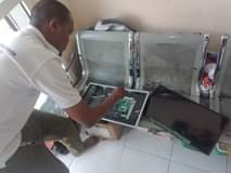 A picture of TUNAKUFUATA POPOTE ULIPO NDANI YA DAR KUJA KUREPAIR TV
