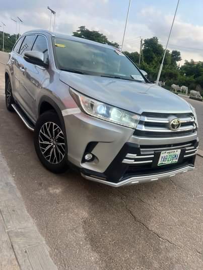 A picture of Very Sharp Toyota Highlander 2016 Model Keyless Entry