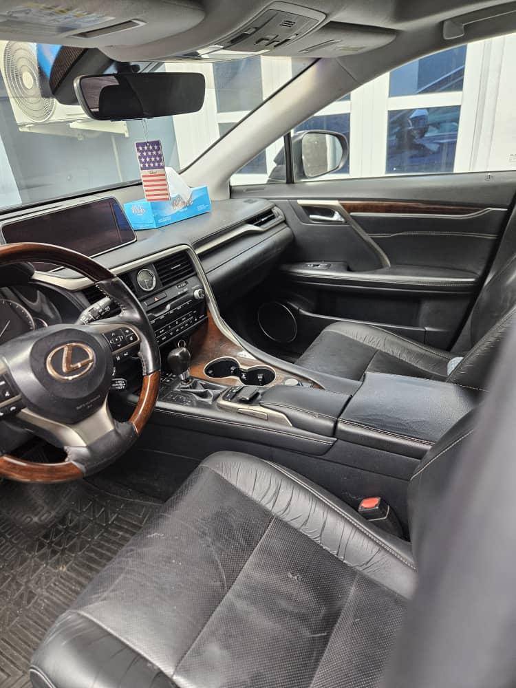 A picture of Lexus RX350 2017