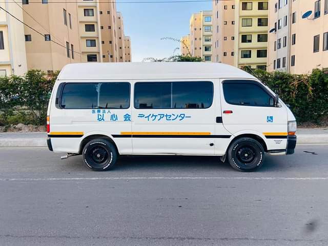 A picture of Toyota hiace dungu