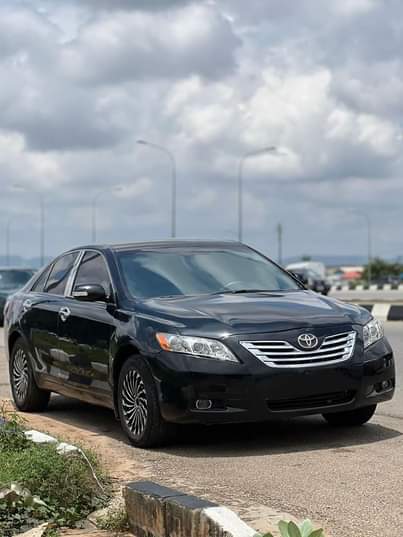 A picture of USED BUT GOOD TOYOTA CAMRY 2008 model first body untempered