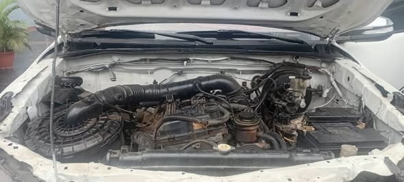 A picture of Toyota hilux 2009 uplifted 2015