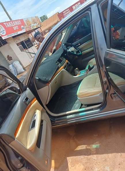 A picture of Toyota mark 11 grande 2000 on sale 8M in a