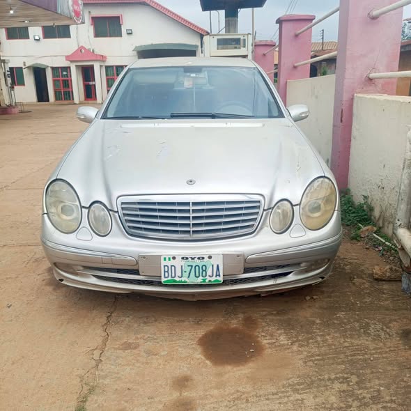 A picture of Benz E230 Automatic transmission Complete pure first body Untouched engine