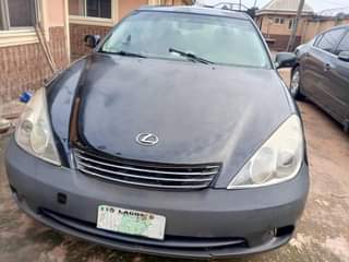 A picture of Lexus es330