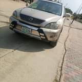 A picture of Lexus RX330 Dealer market Buy and fix the ac Location
