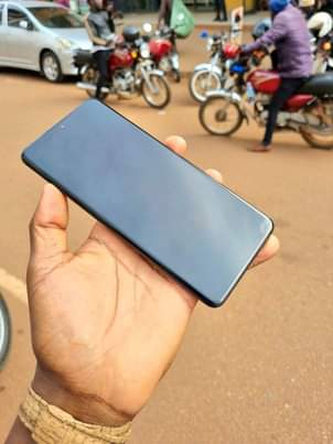 A picture of Samsung galaxy S20plus 5G