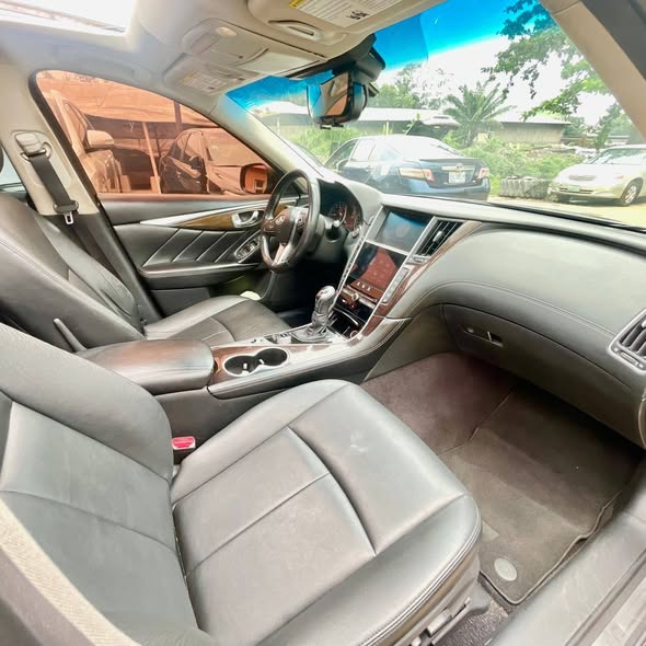 A picture of Infiniti q50 2018