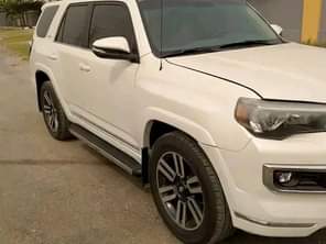A picture of FOREIGN USED 2015 TOYOTA 4RUNNER Full Option Clean title Duty