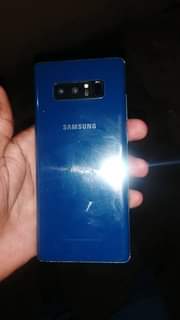 A picture of Samsung note 8
