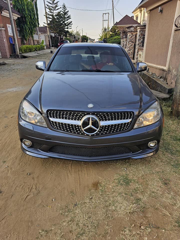 A picture of Benz C300 2009