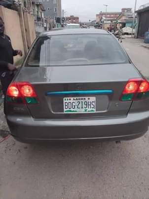A picture of 2005 HONDA CIVIC SALOON