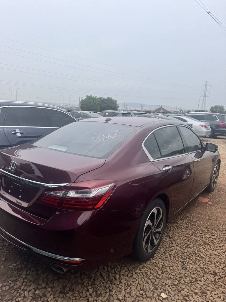 A picture of Foreign Used Accord Keyless Double Screen 360 Camera 2016