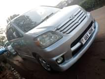 A picture of Toyota Noah 2003