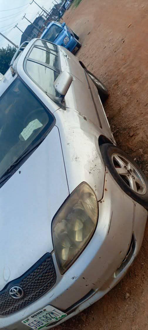 A picture of 2006 Toyota corolla wagon.
