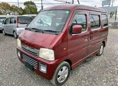 A picture of Mini bus is available for sall 950 000 naira a