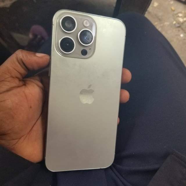 A picture of Iphone 15 pro max