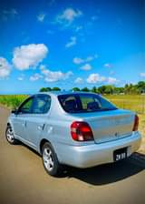 A picture of Toyota platz 4 cylen 1000cc Call 57076144 Manuel Dec assu