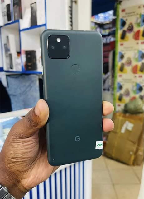 A picture of Google pixel 5a gb 128 imenyooka sana napokea ofa Yako