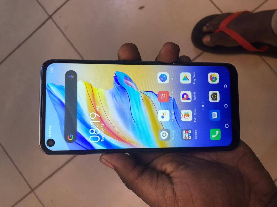 A picture of Camon 18i
