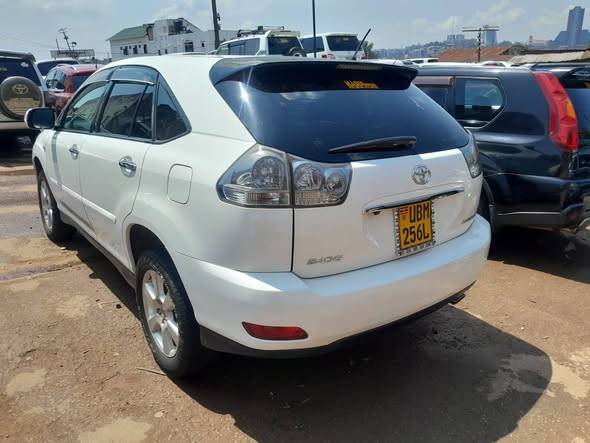 A picture of Toyota Harrier