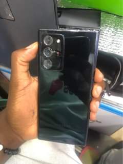 A picture of Note 20 Ultra at 470k small screen issue