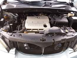 A picture of Very sound 2005 Lexus RX330 Car is in pristine condition