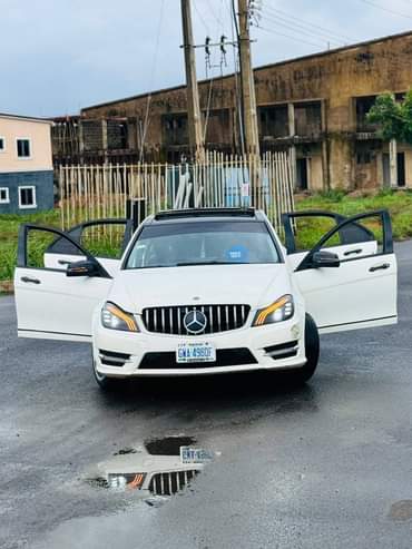 A picture of Good deal 2008 09 Mercedes Benz c300 Fully pimped to